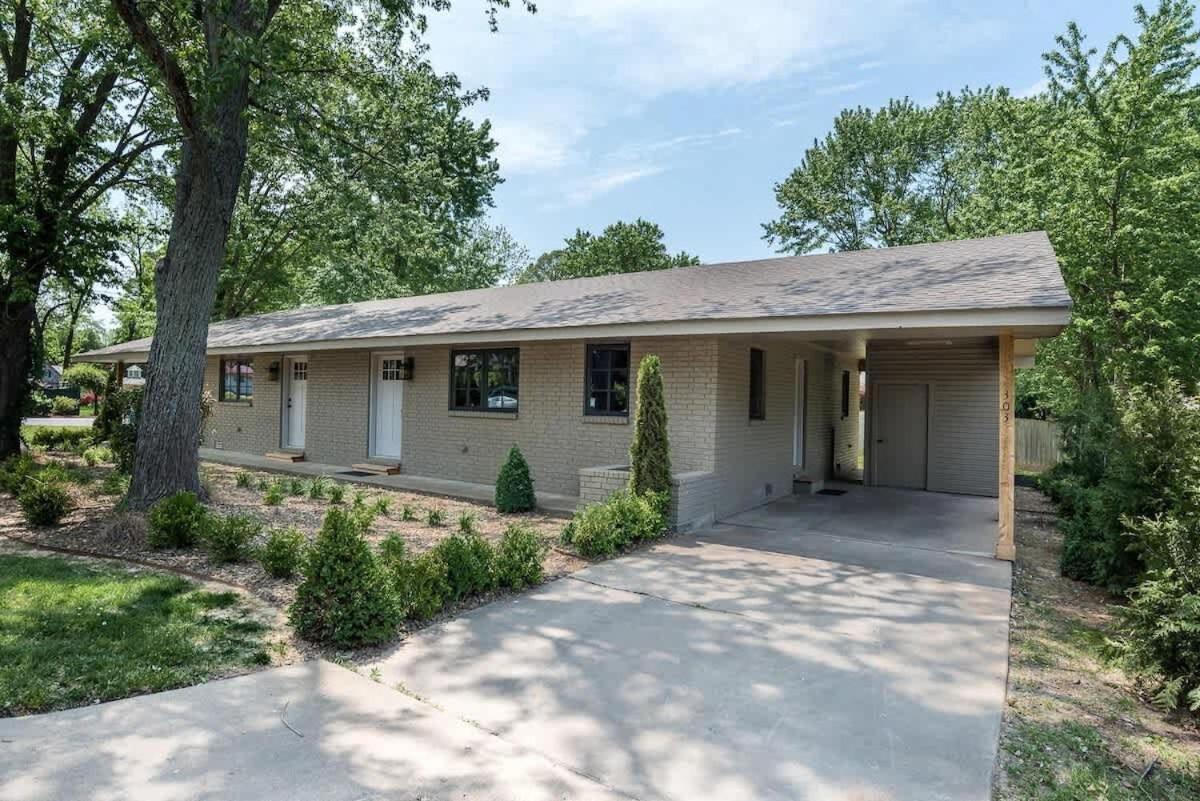 Walk To Square - Cozy & Convenient Apartment Bentonville