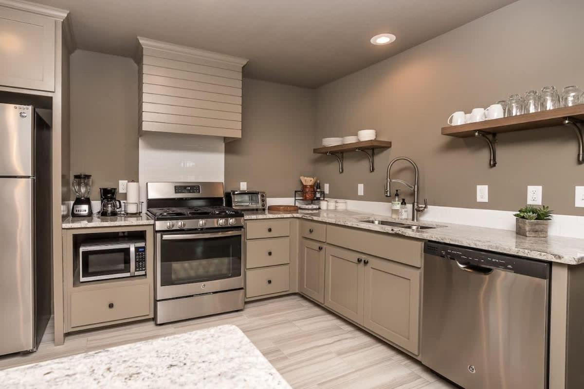 Walk To Square - Cozy & Convenient Bentonville