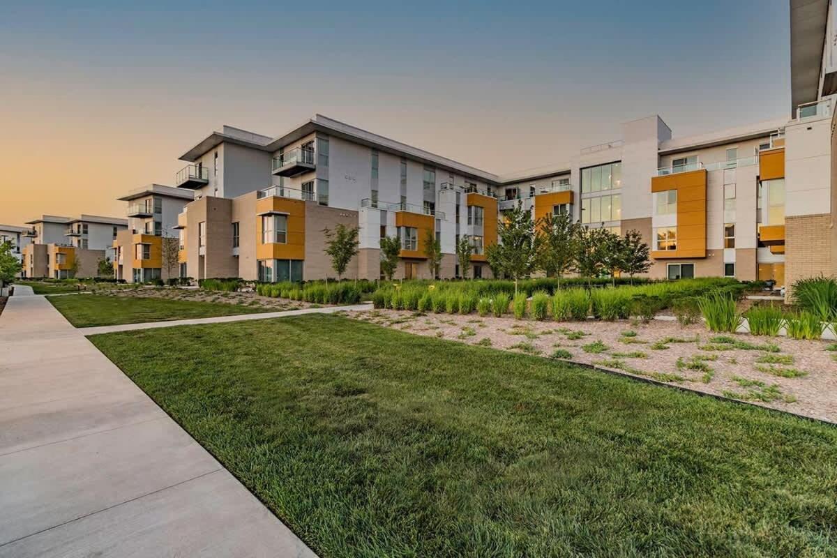 King Bed & Pool Fitness Center By Lcp Collection Apartment Bentonville