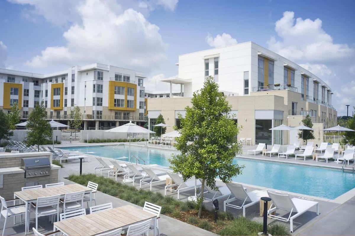 King Bed & Pool Fitness Center By Lcp Collection Apartment