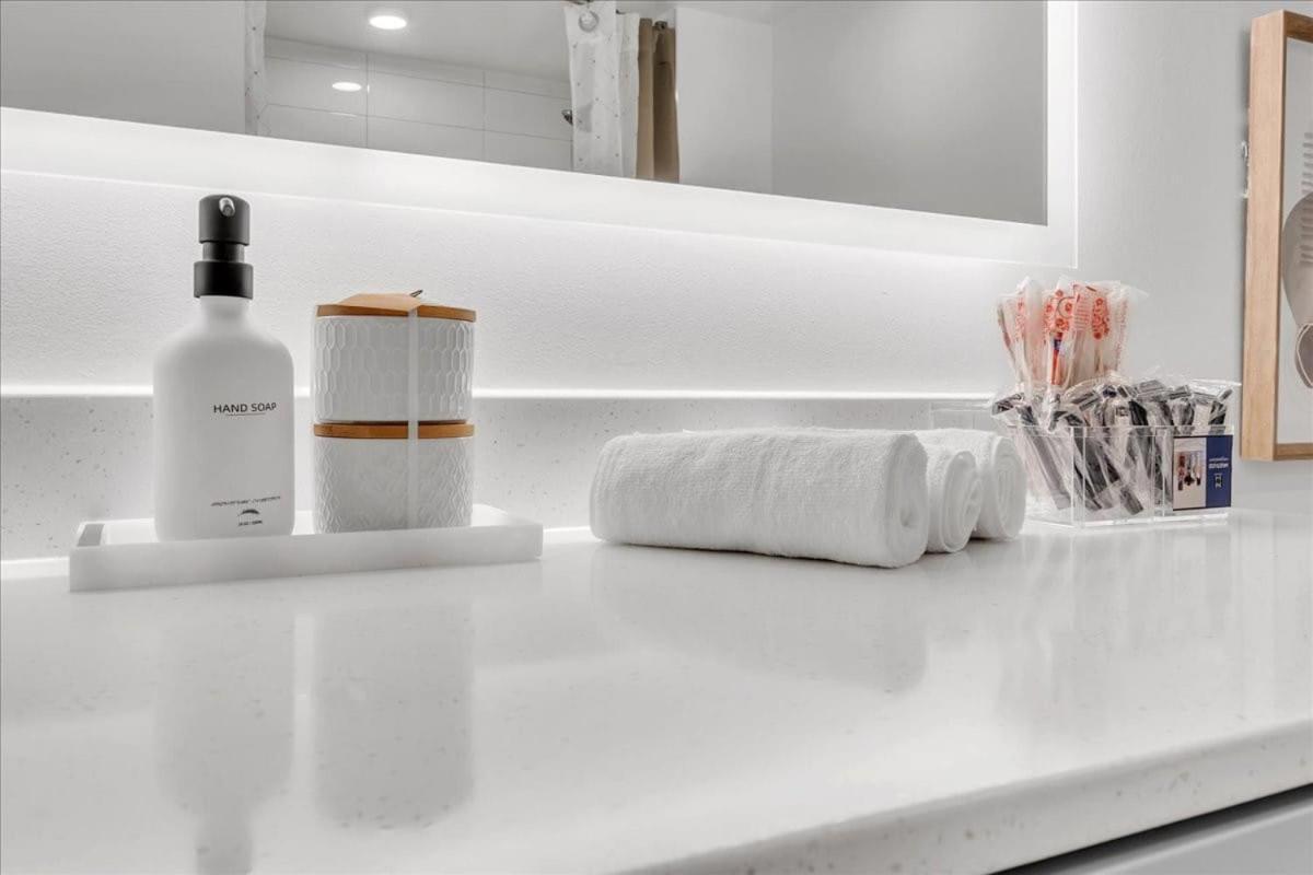 King Bed & Pool Fitness Center By Lcp Collection Apartment