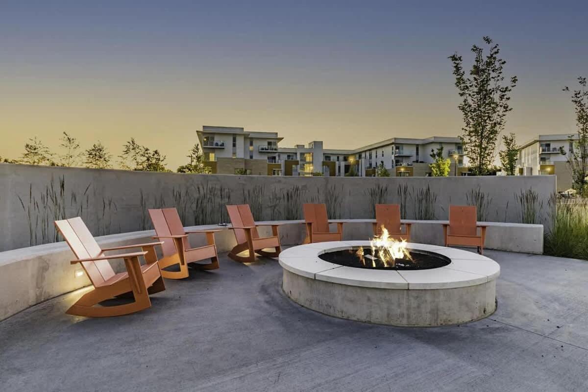 King Bed & Pool Fitness Center By Lcp Collection * Bentonville