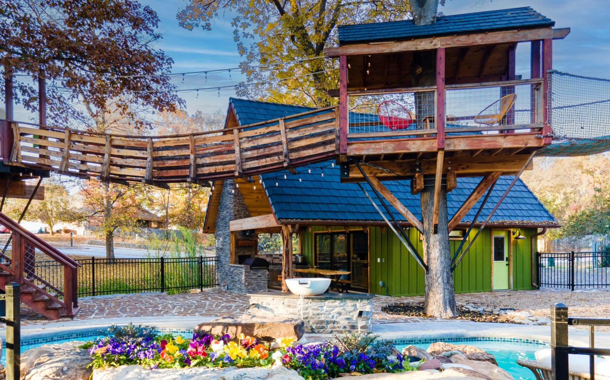 The Tree House In Villa