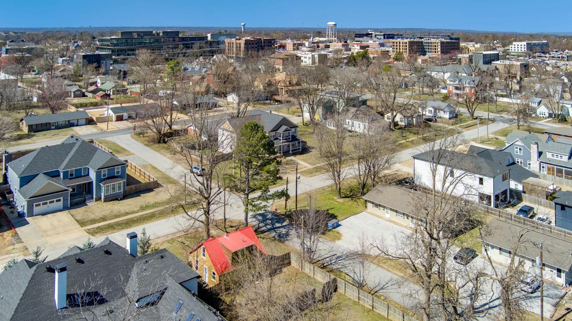 Little Red Roof-1mi To Downtown-along Bike Trail * Bentonville