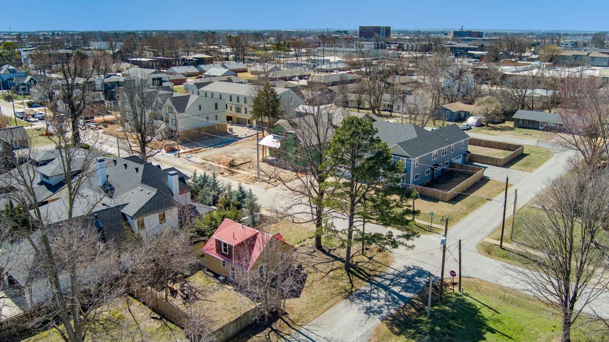 Little Red Roof-1mi To Downtown-along Bike Trail * Bentonville