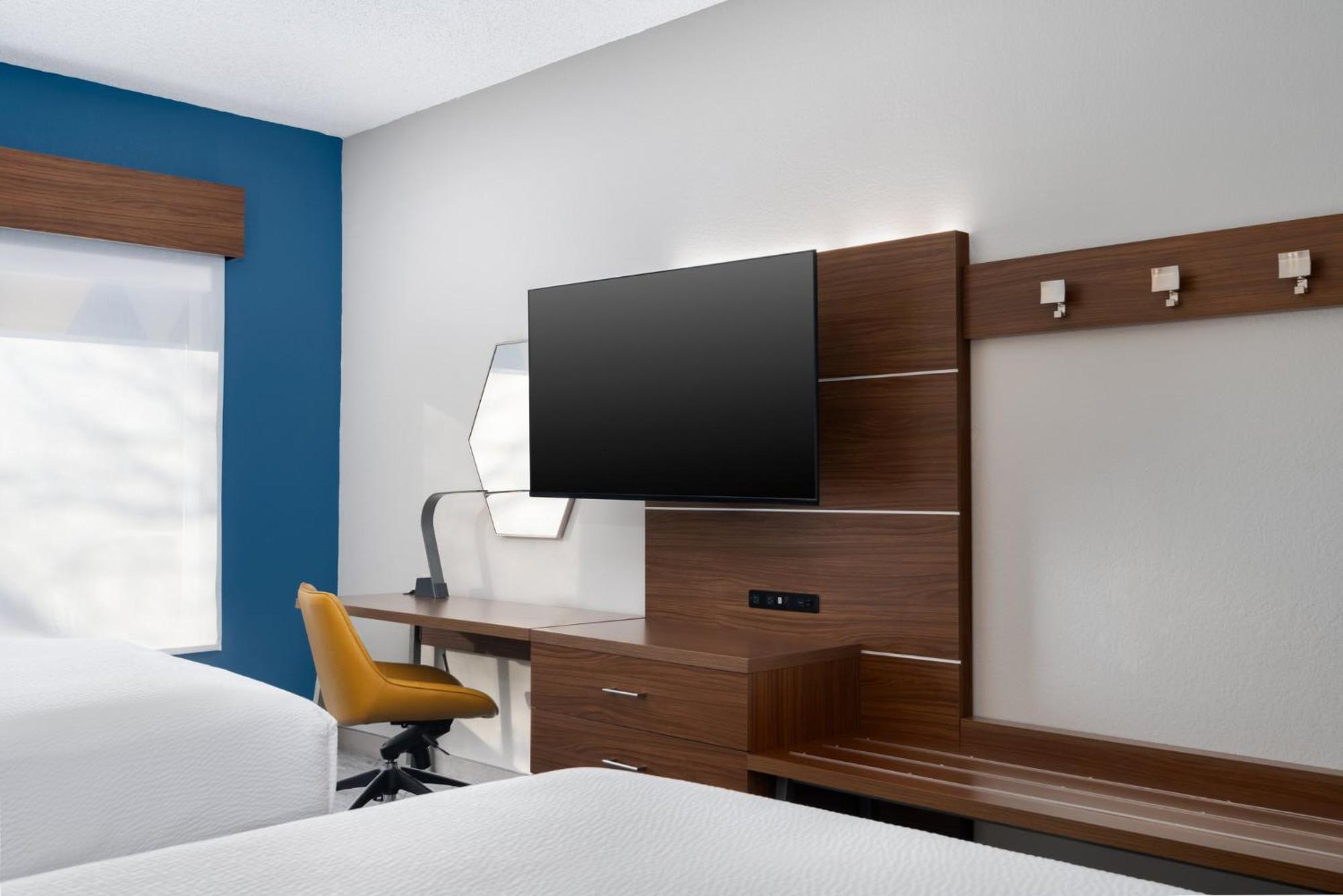 Express & By Ihg Hotel
