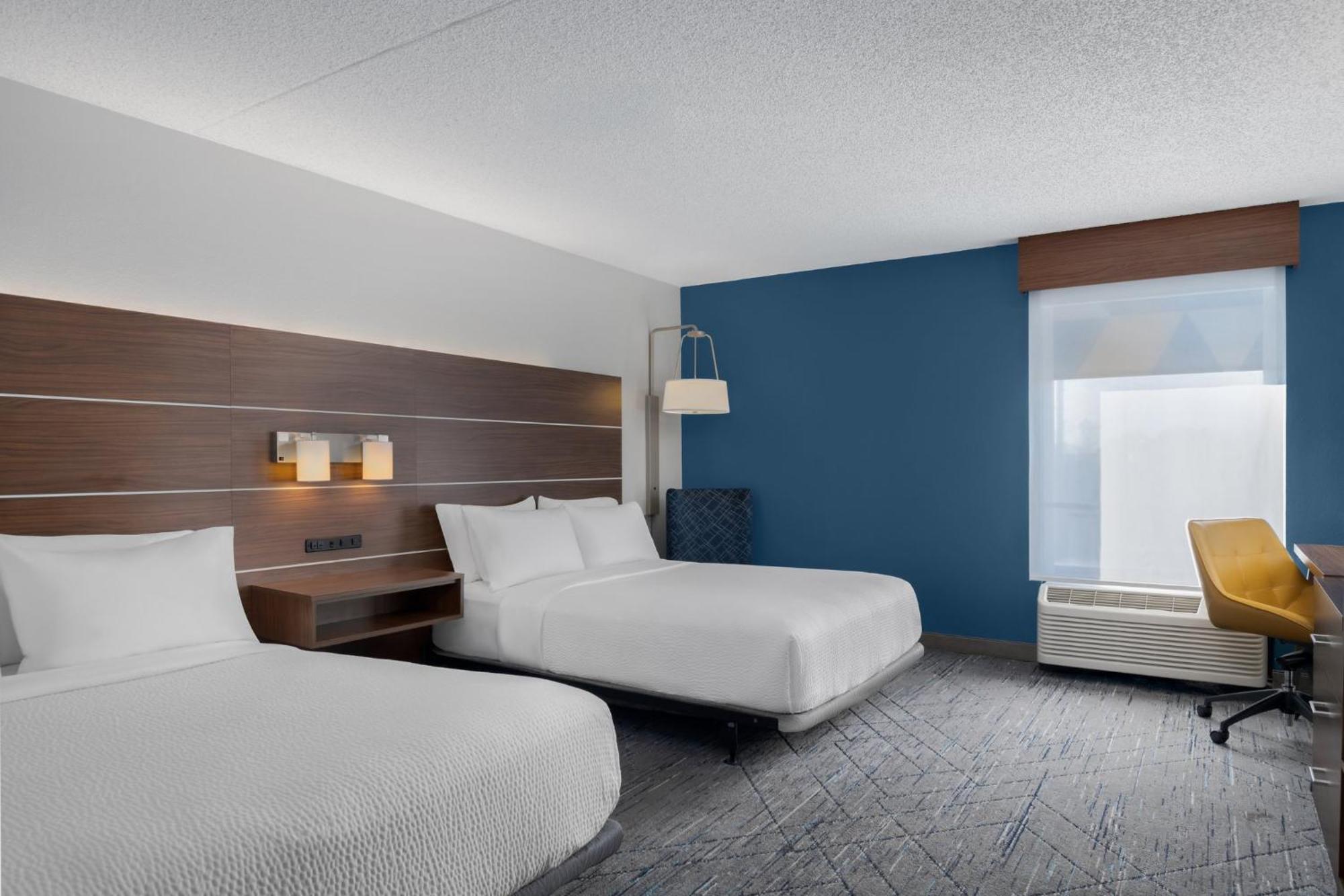 Express & By Ihg Hotel 2*