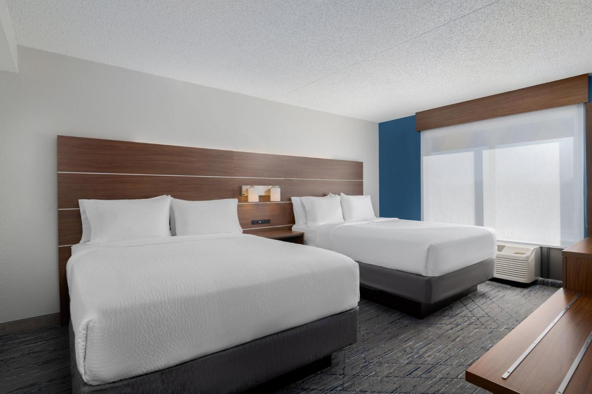 Hotel Express & By Ihg 2*