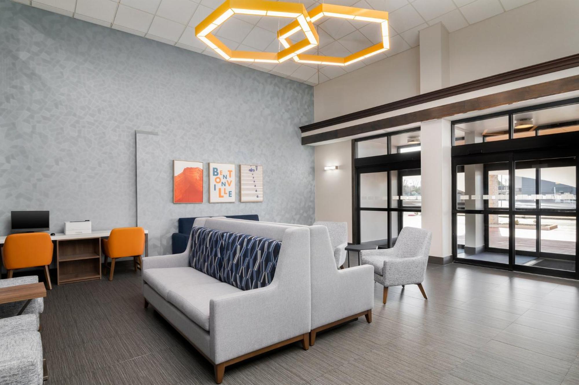 Express & By Ihg