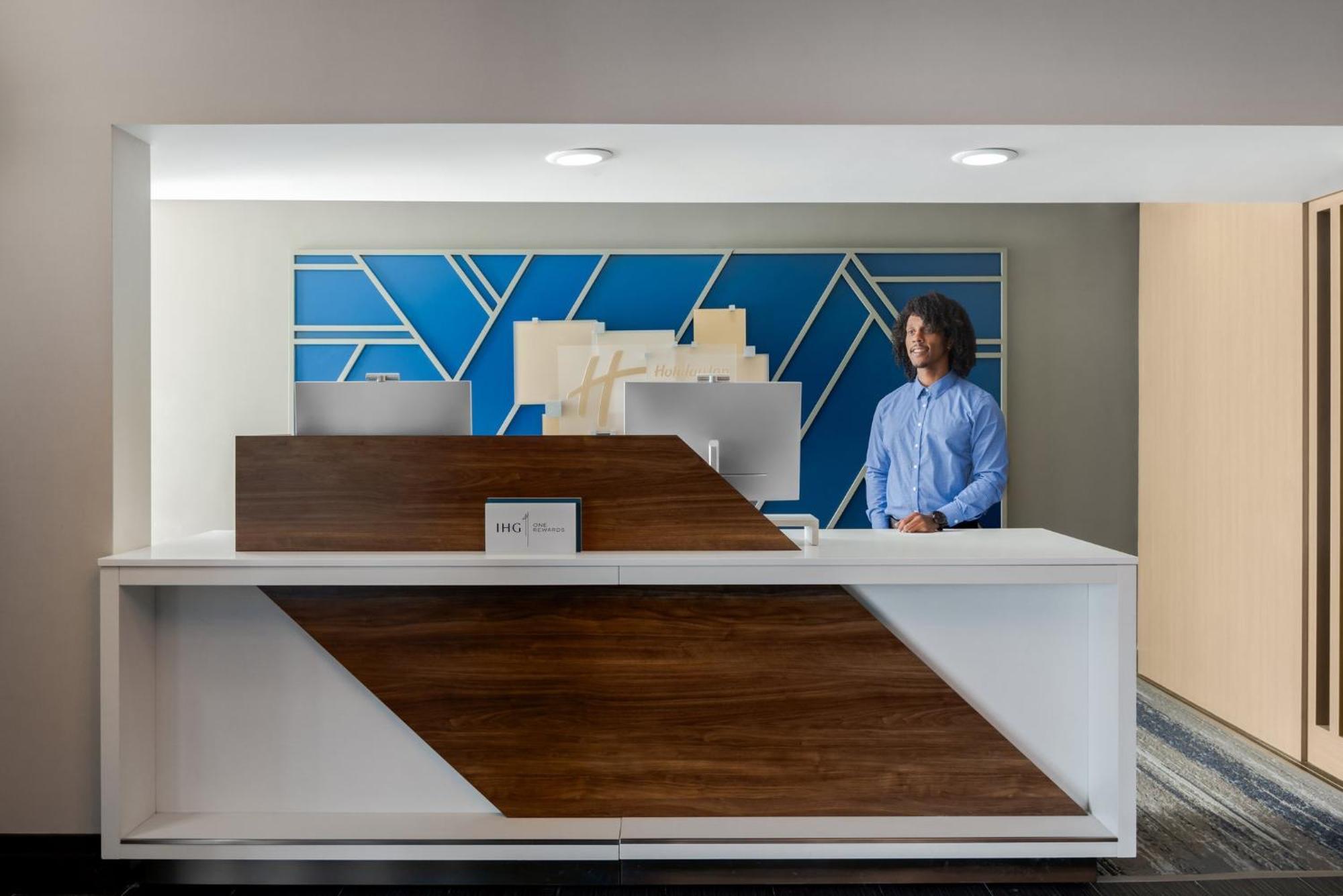 Hotel Express & By Ihg