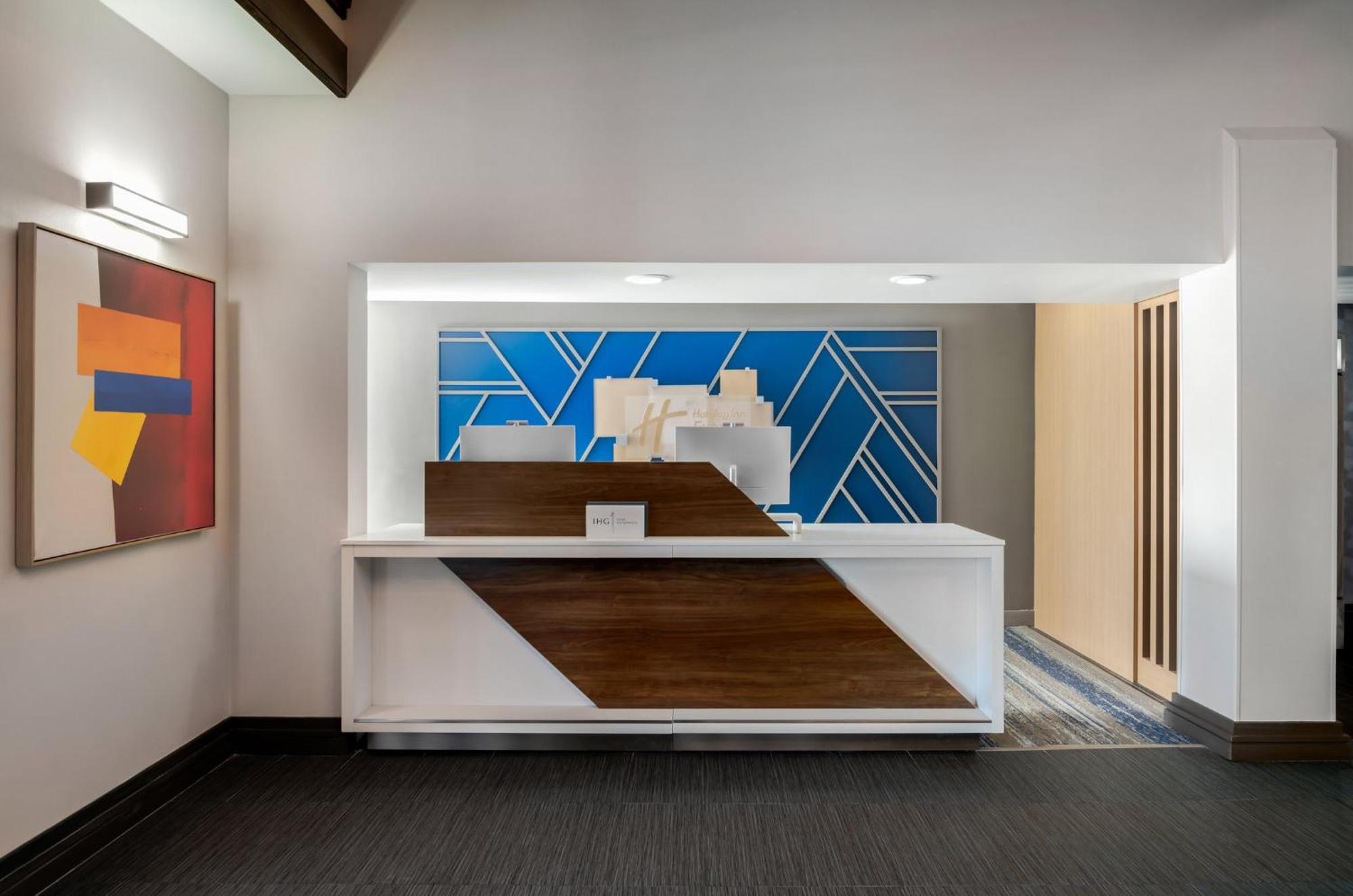 Hotel Express & By Ihg Bentonville