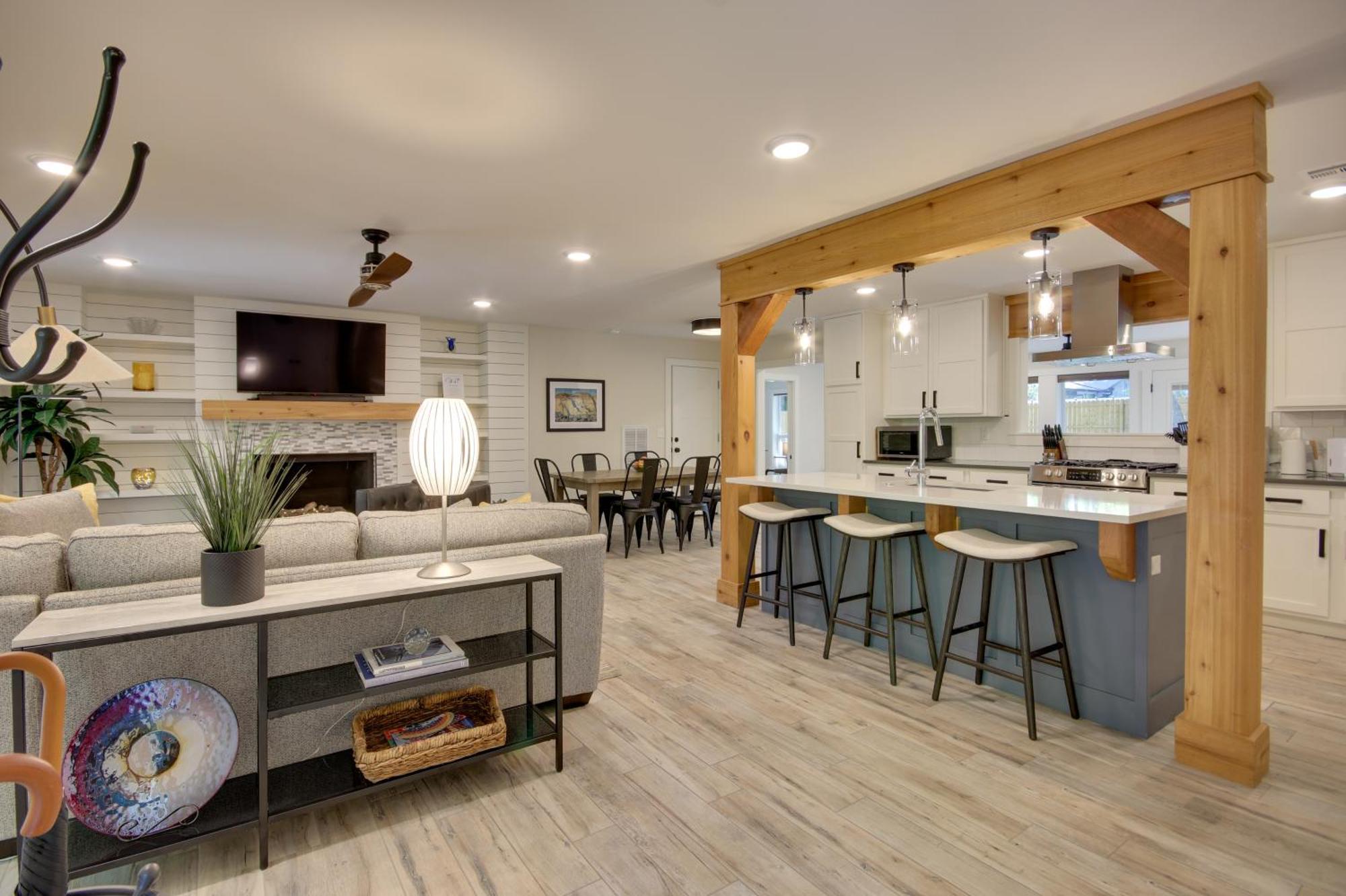 Sunny And Chic Retreat With Spacious Yard And Patio! Bentonville