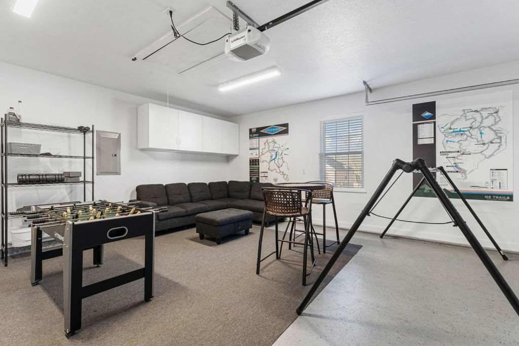 Coler House Cyclist Retreat With Hot Tub Holiday home Bentonville