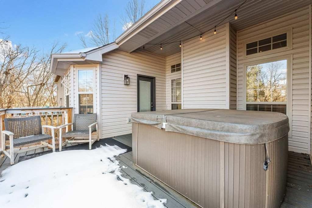 Holiday home Coler Lounge Cyclist's Dream With Hot Tub Bentonville