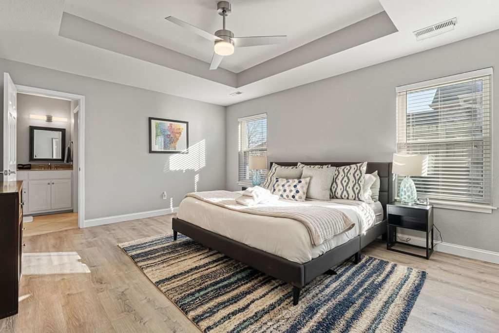Coler House Cyclist Retreat With Hot Tub Holiday home Bentonville