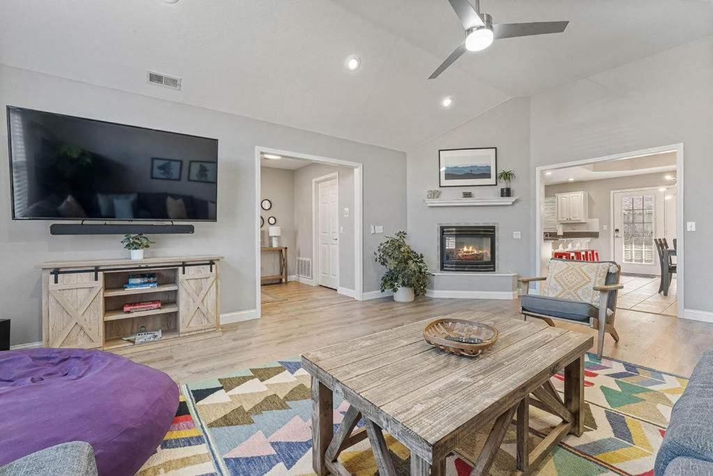 Coler House Cyclist Retreat With Hot Tub Holiday home Bentonville