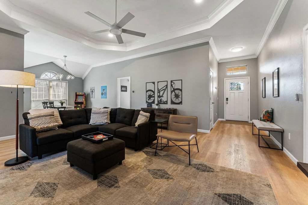 Coler Lounge Cyclist's Dream With Hot Tub * Bentonville