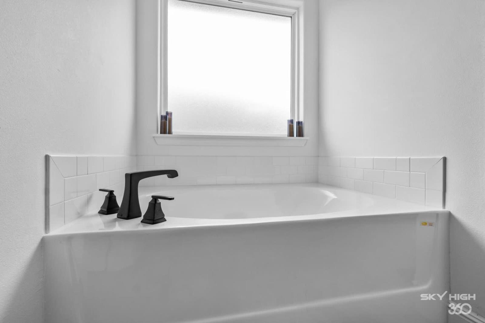 Cozey Pet-friendly Hideout Near Xna Bentonville