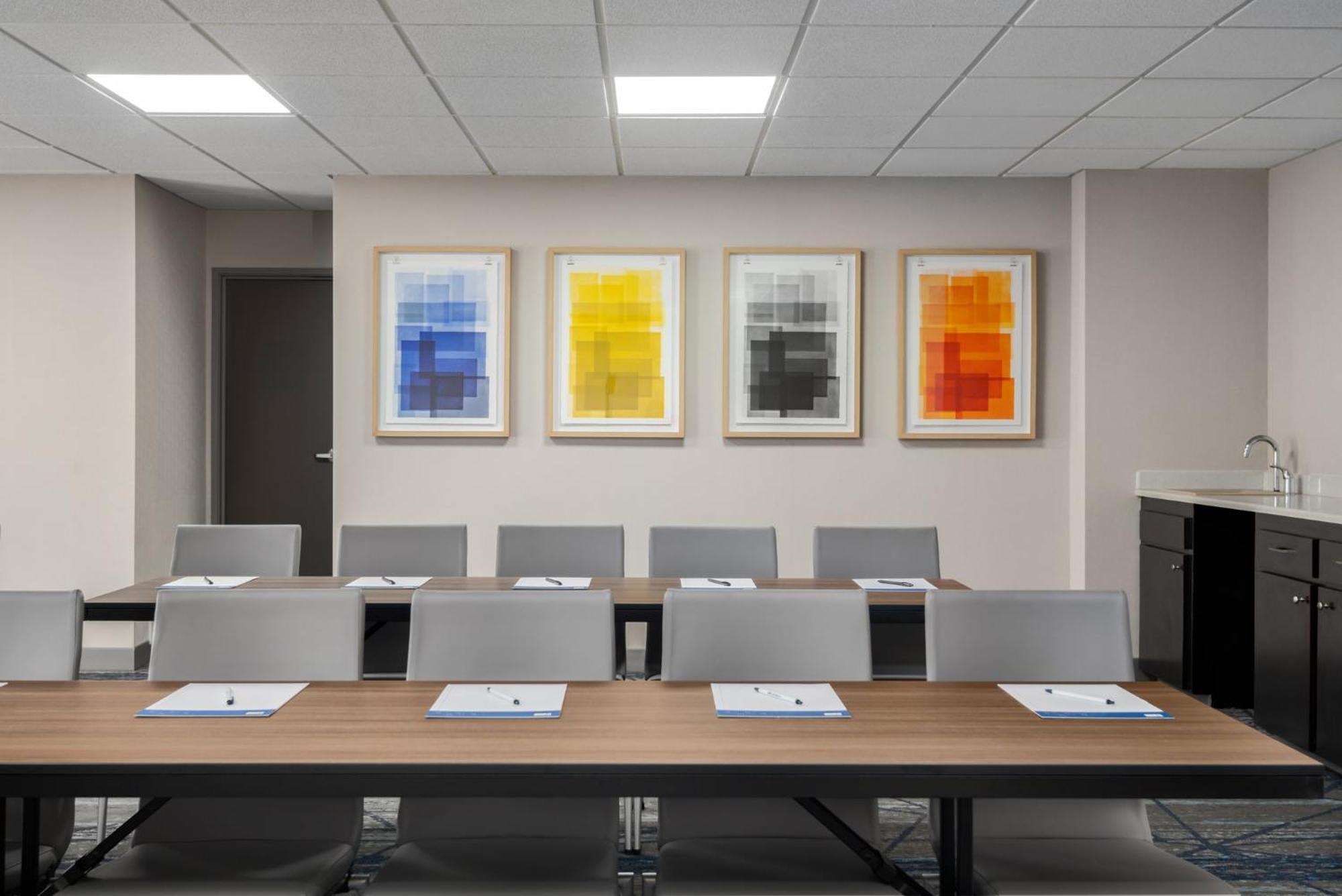 Express & By Ihg Bentonville
