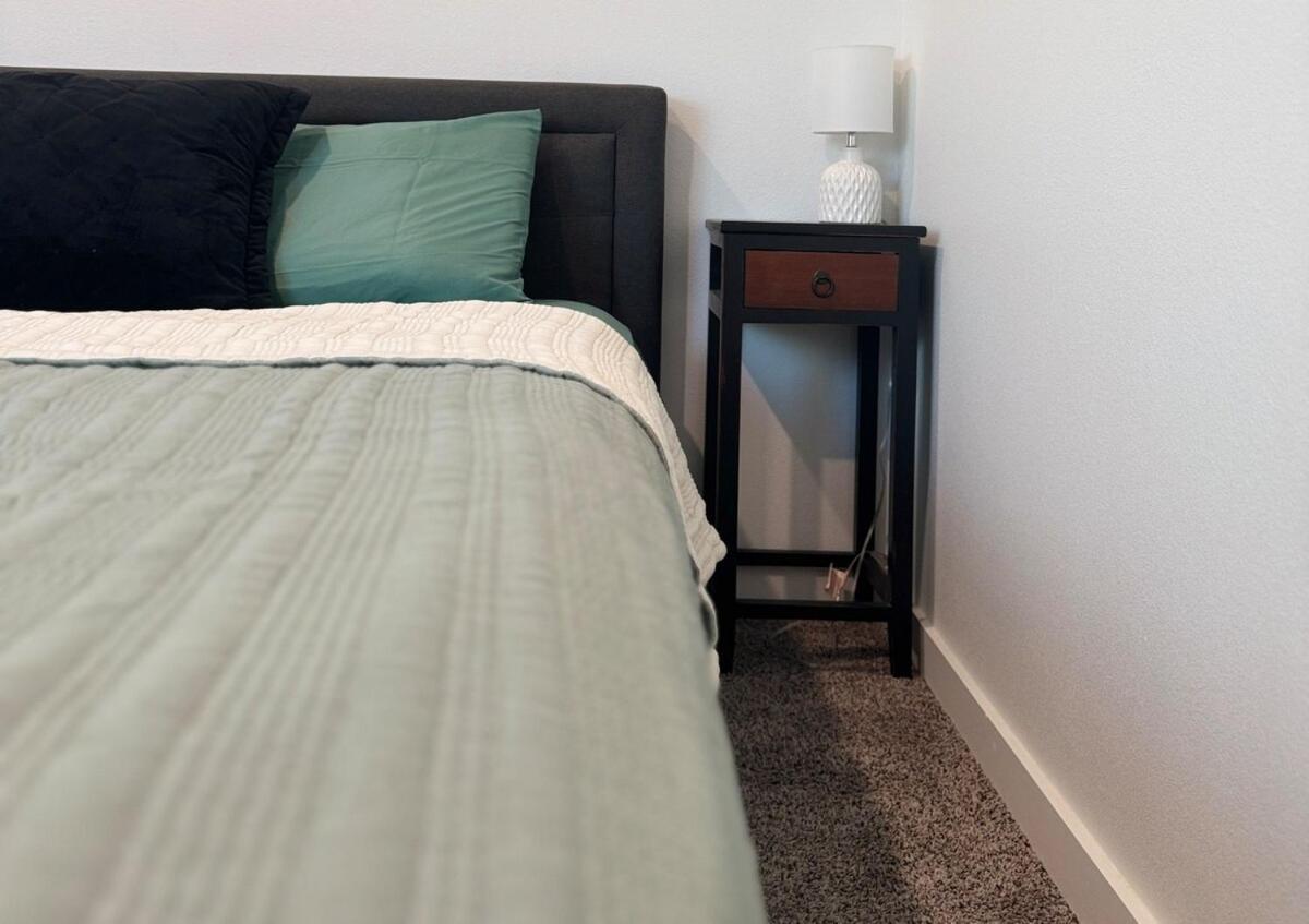Modern 3br-ample Near Walmart Hq & Downtown *