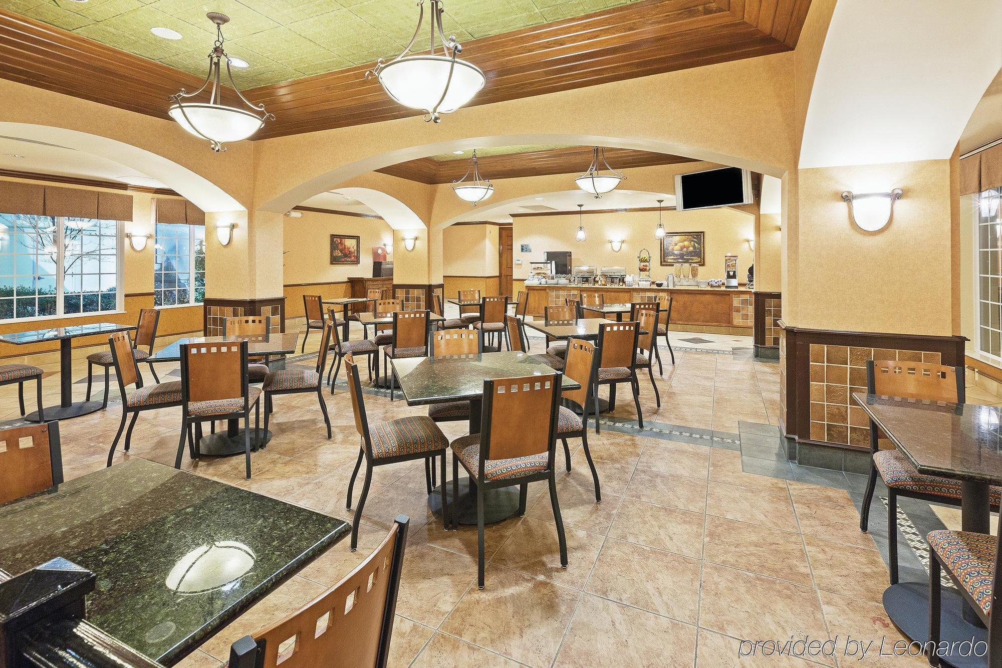 La Quinta By Wyndham Hotel