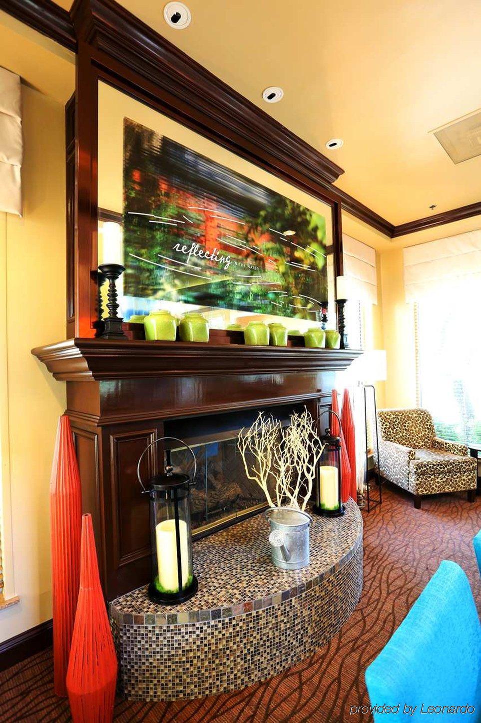 Hilton Garden Rogers Hotel 4*