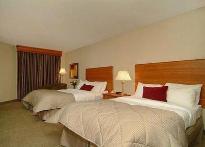 Hotel Clarion & Conference Center