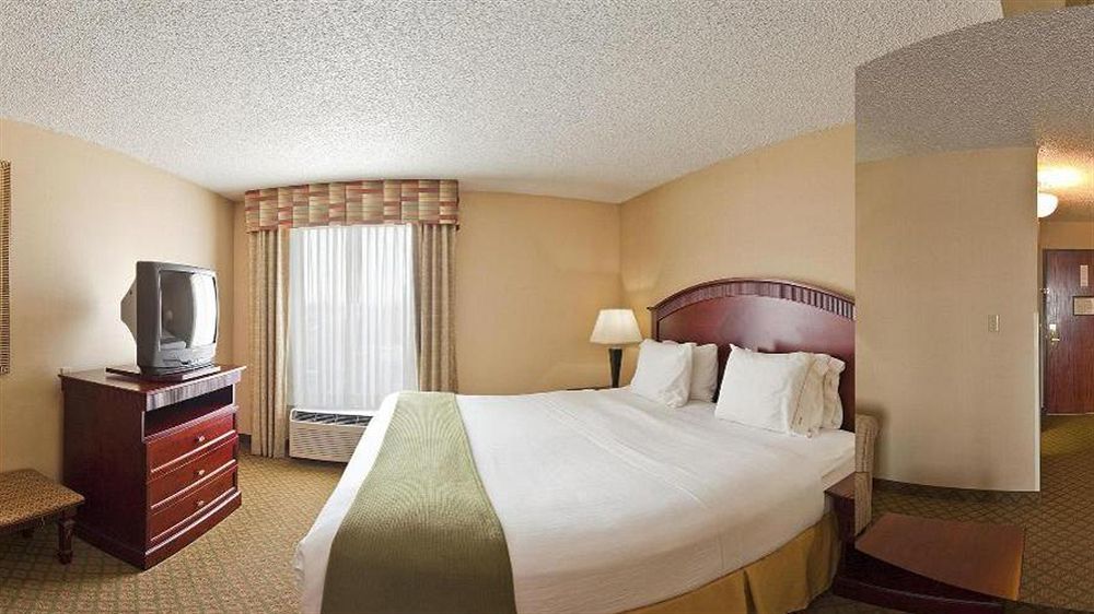 Hotel Express & By Ihg