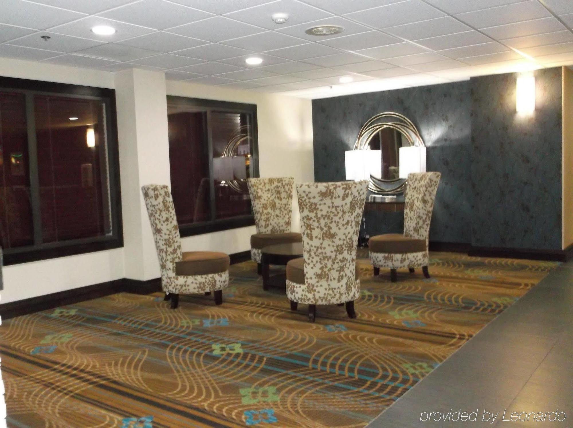 Hotel Express & By Ihg Bentonville
