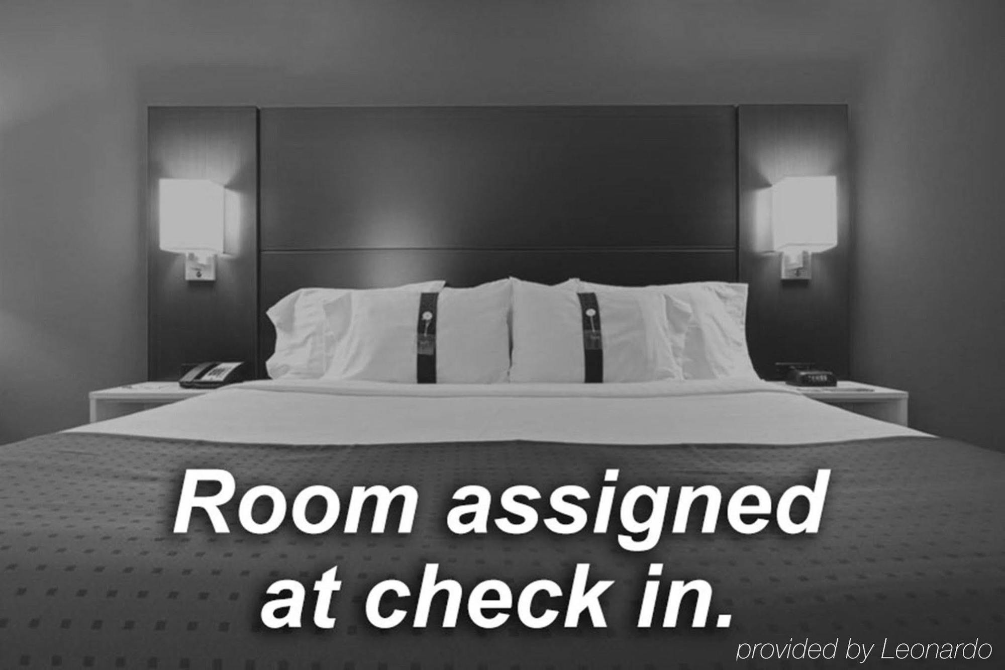 Express & By Ihg Hotel Bentonville