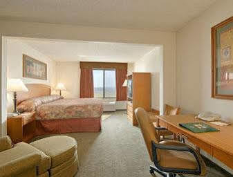 Wingate By Wyndham Hotel