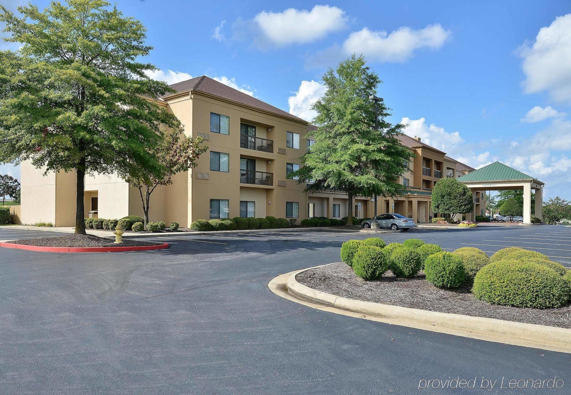 Courtyard By Marriott Hotel 3*