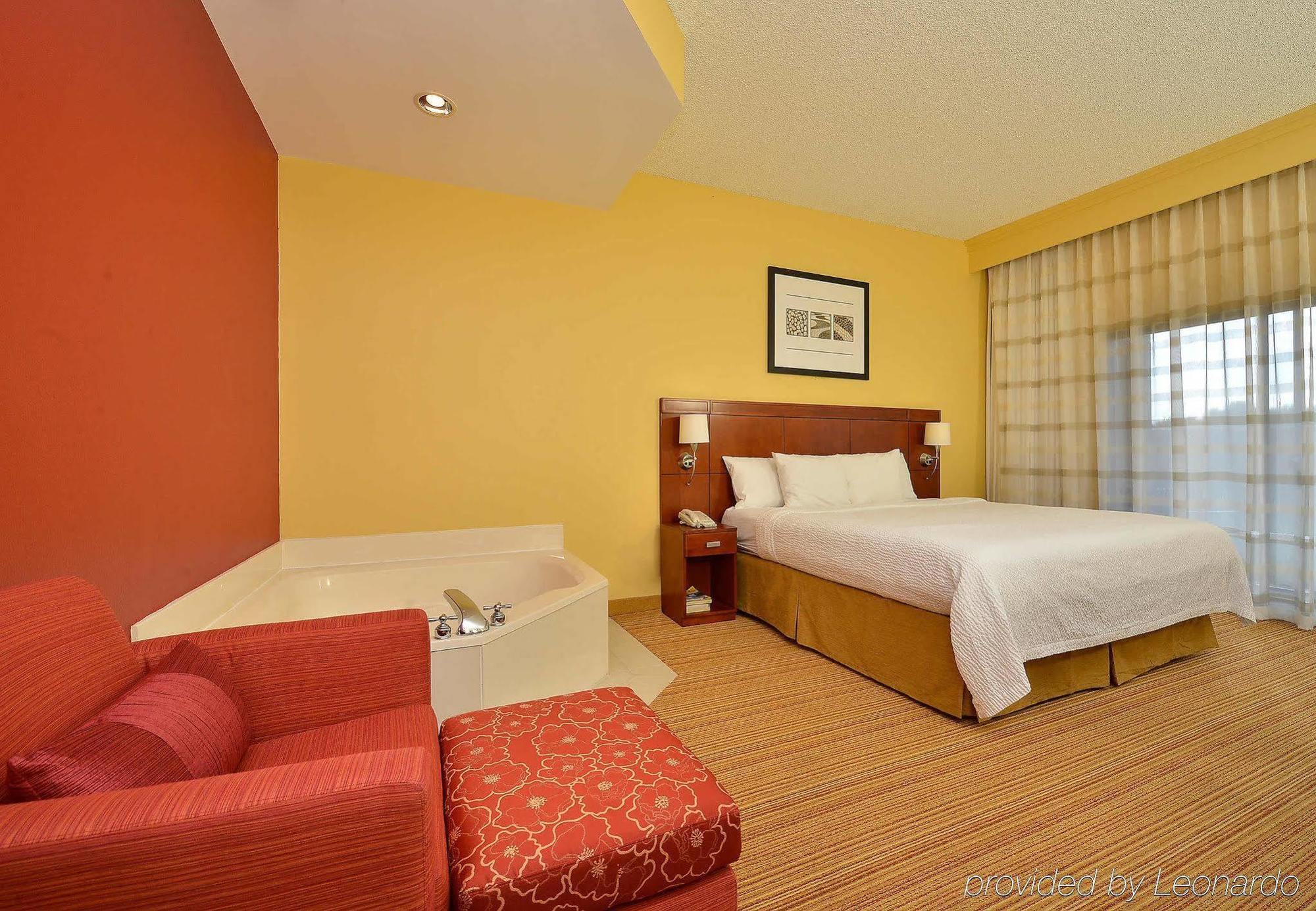 Courtyard By Marriott 3*