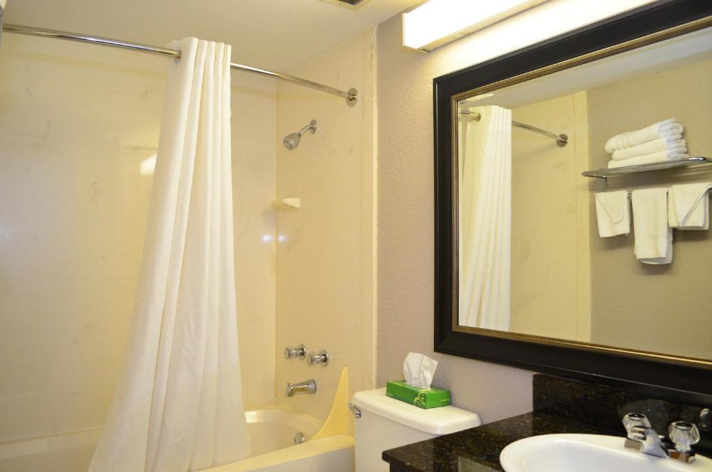 Super 8 By Wyndham Motel 2*