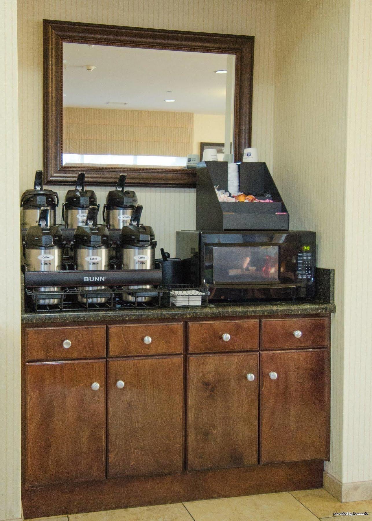 Best Western Plus Castlerock & Hotel 3*