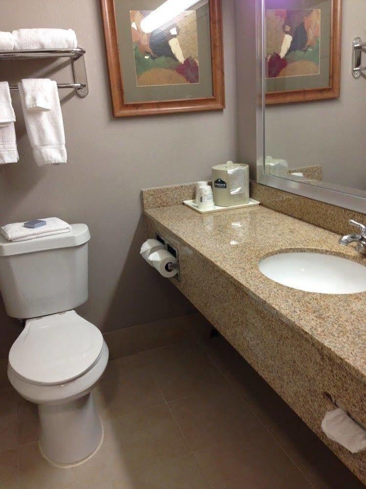Wingate By Wyndham Hotel 3*