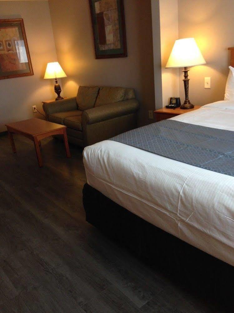 Wingate By Wyndham Hotel 3*