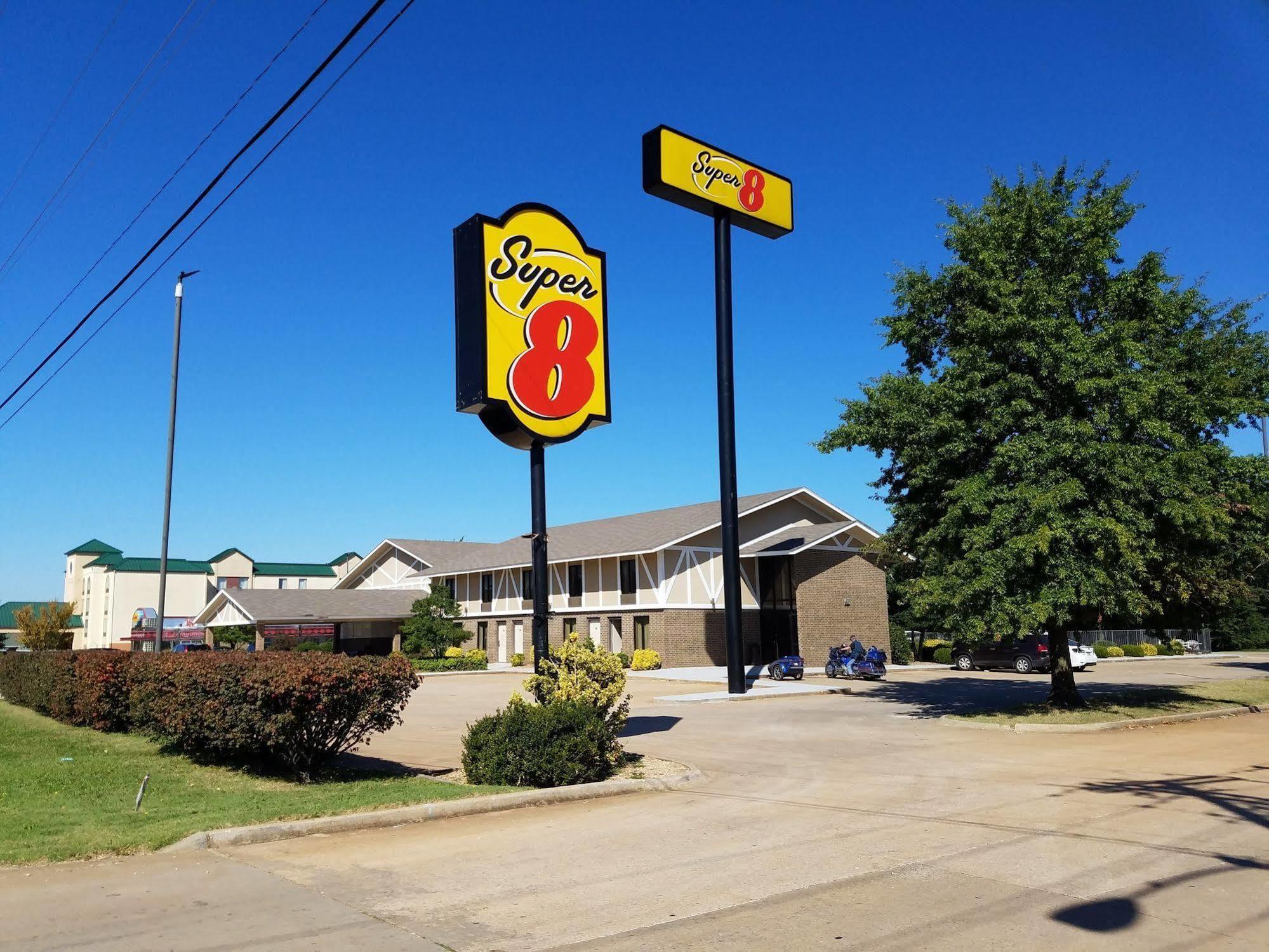 Super 8 By Wyndham Motel Bentonville