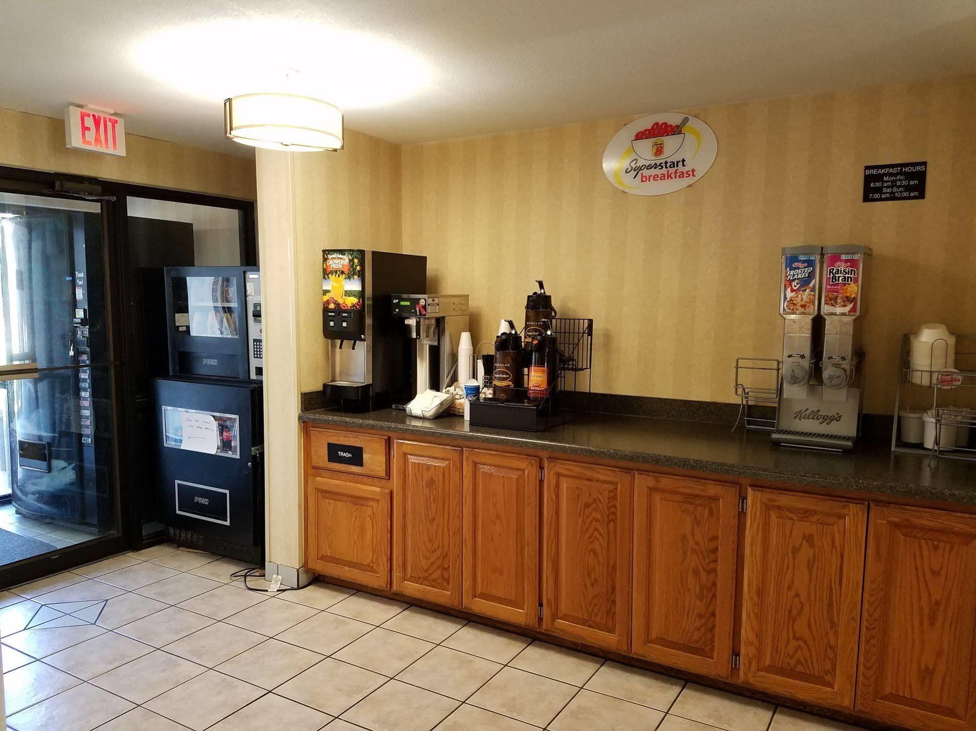 Motel Super 8 By Wyndham Bentonville