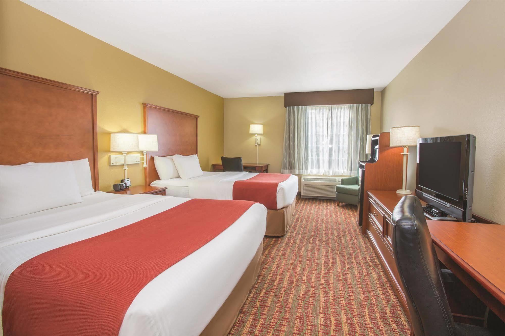 Hotel La Quinta By Wyndham 3*