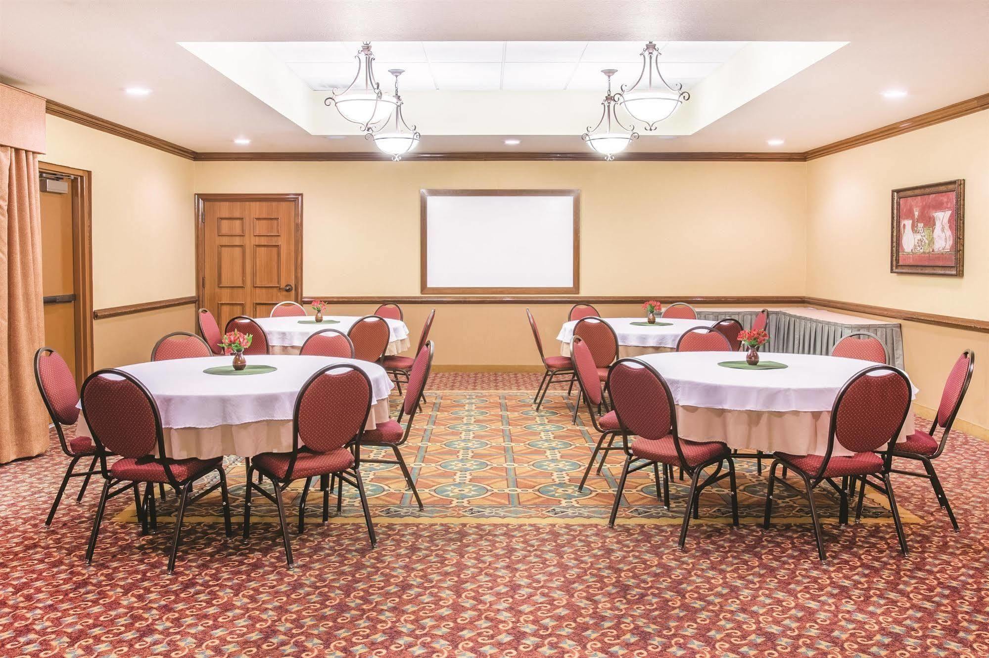 La Quinta By Wyndham Hotel Bentonville