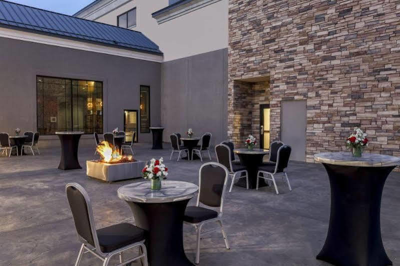 Clarion & Conference Center Hotel Bentonville