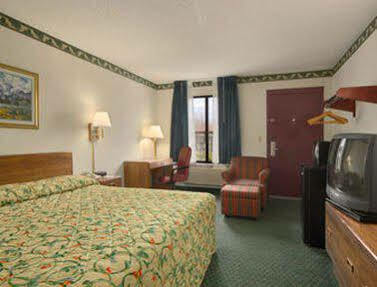 Super 8 By Wyndham 2* Bentonville