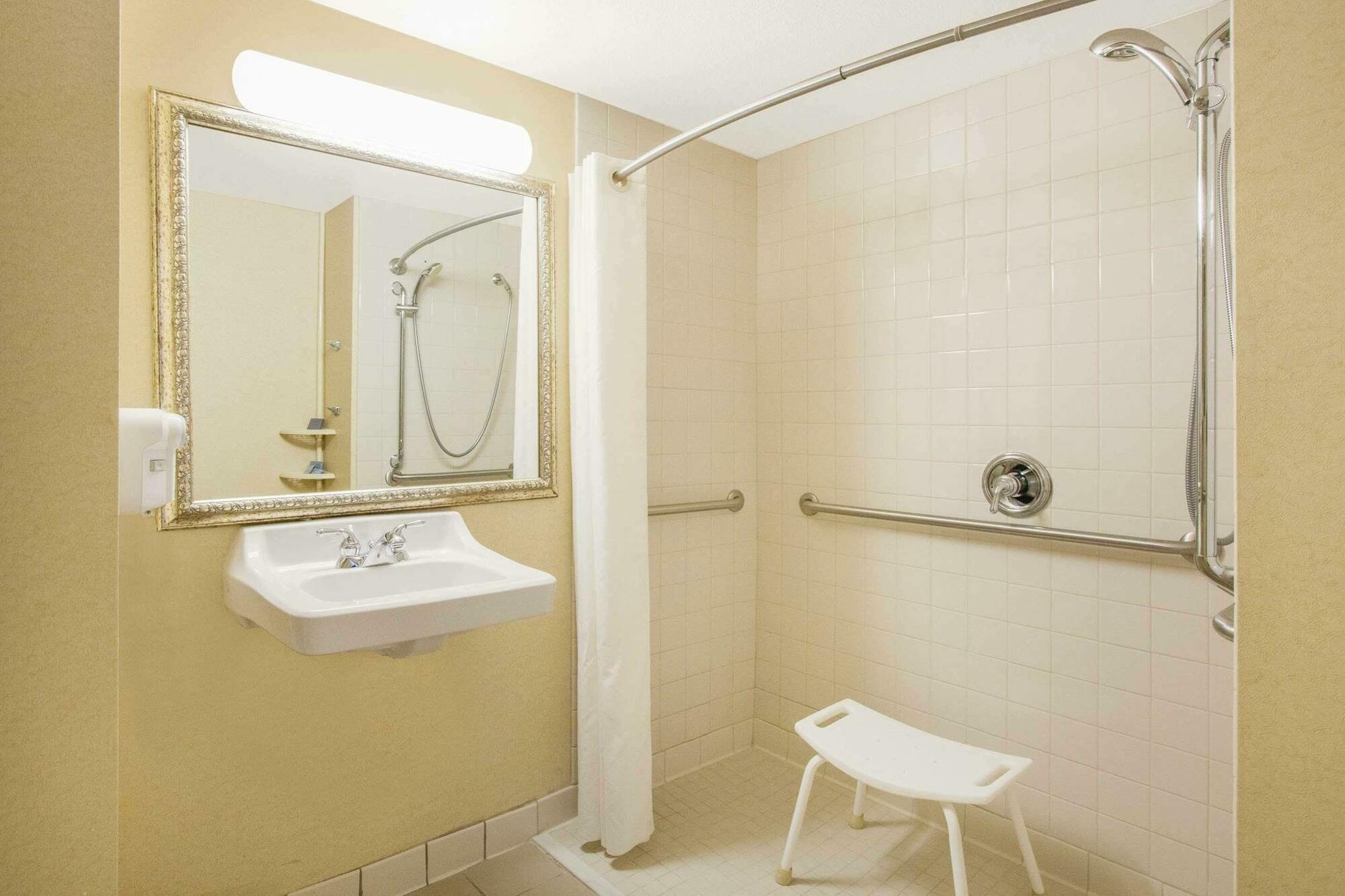 Wingate By Wyndham 3* Bentonville
