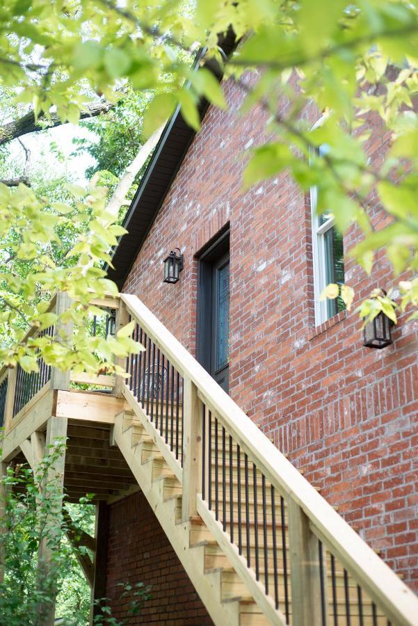 The Henry Carriage House