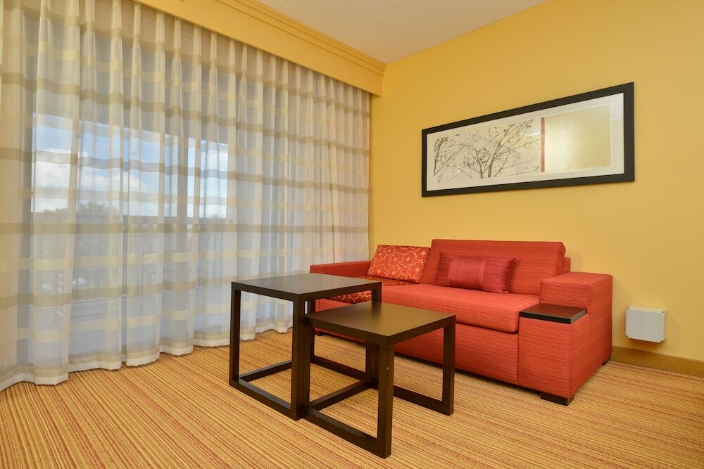 Courtyard By Marriott Bentonville