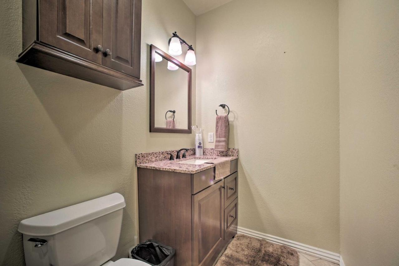 Holiday home With Pool Table, 2 Mi To Downtown! Bentonville