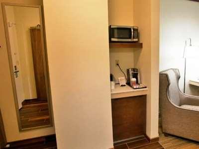 Hilton Garden Rogers Hotel 4*
